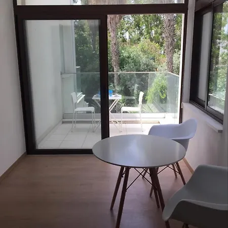 Apartment Modern 1 Bedroom Sea View