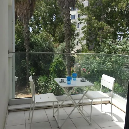 Apartment Modern 1 Bedroom Sea View *