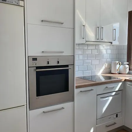 Modern 1 Bedroom Sea View Apartman