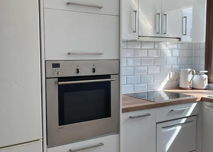 Modern 1 Bedroom Sea View Appartamento